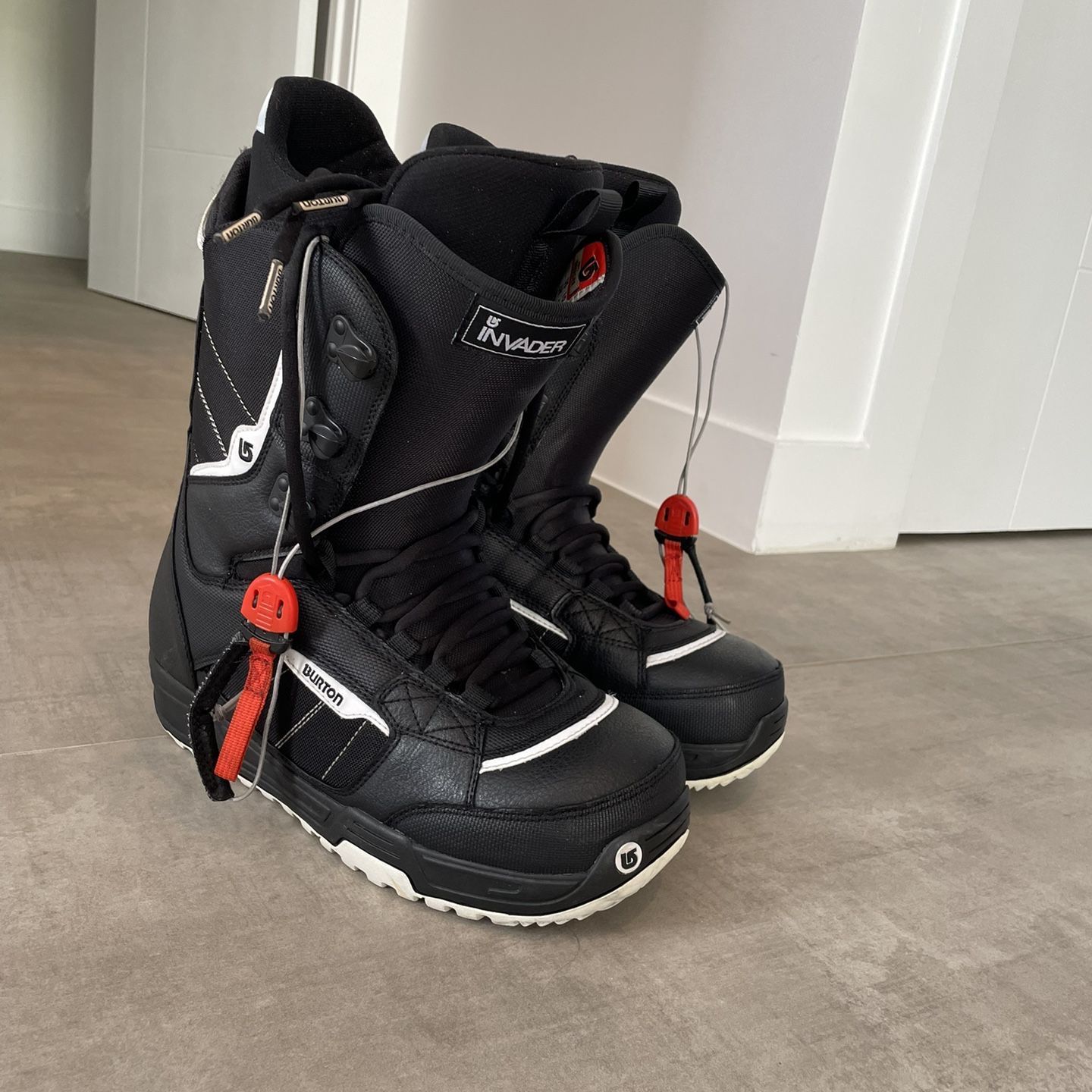burton invader men's snowboard boots 2020 Get out of those clunky rental boots and into the Burton Mens Invader Snowboard Boot Burton Invader Snowboard Boots -