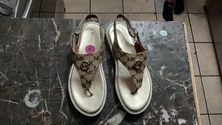 Girl sandles