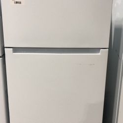 Vissani MDTF18WHR 18 cu. ft. Top Freezer Refrigerator HGZ9K