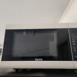 Sanyo Microwave 