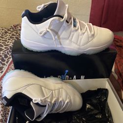 Air Jordan 11 Retro Low Legend Blue