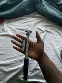 Ratchet Wrench with Extension Bar