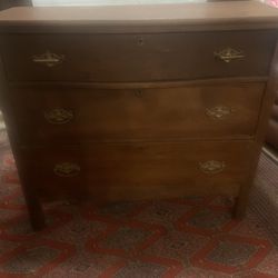 Antic  Dresser 