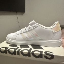 Adidas Size 7Y