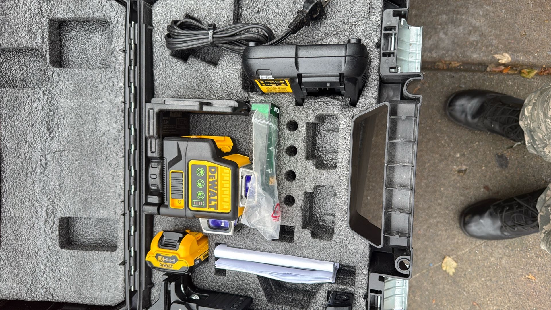 M12 360° Dewalt, Green Light, Laser, Like New