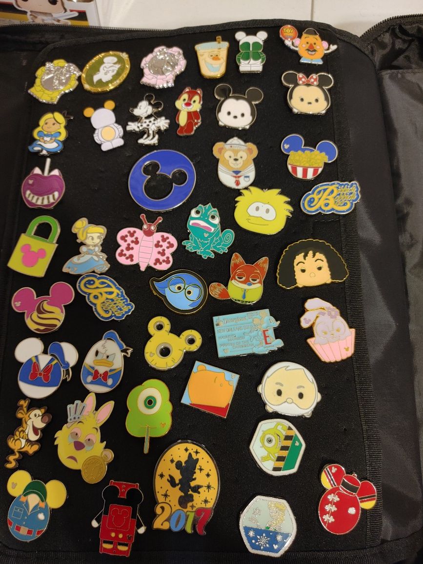 Disneyland Pins