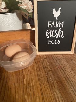 Fresh farm egg sign