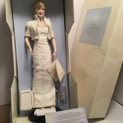 The Franklin Mint Diana, Princess of Wales - Porcelain Portrait Doll - Pearl Dress. 
