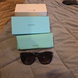 Beautiful Like New Tiffany & Company Sunglasses