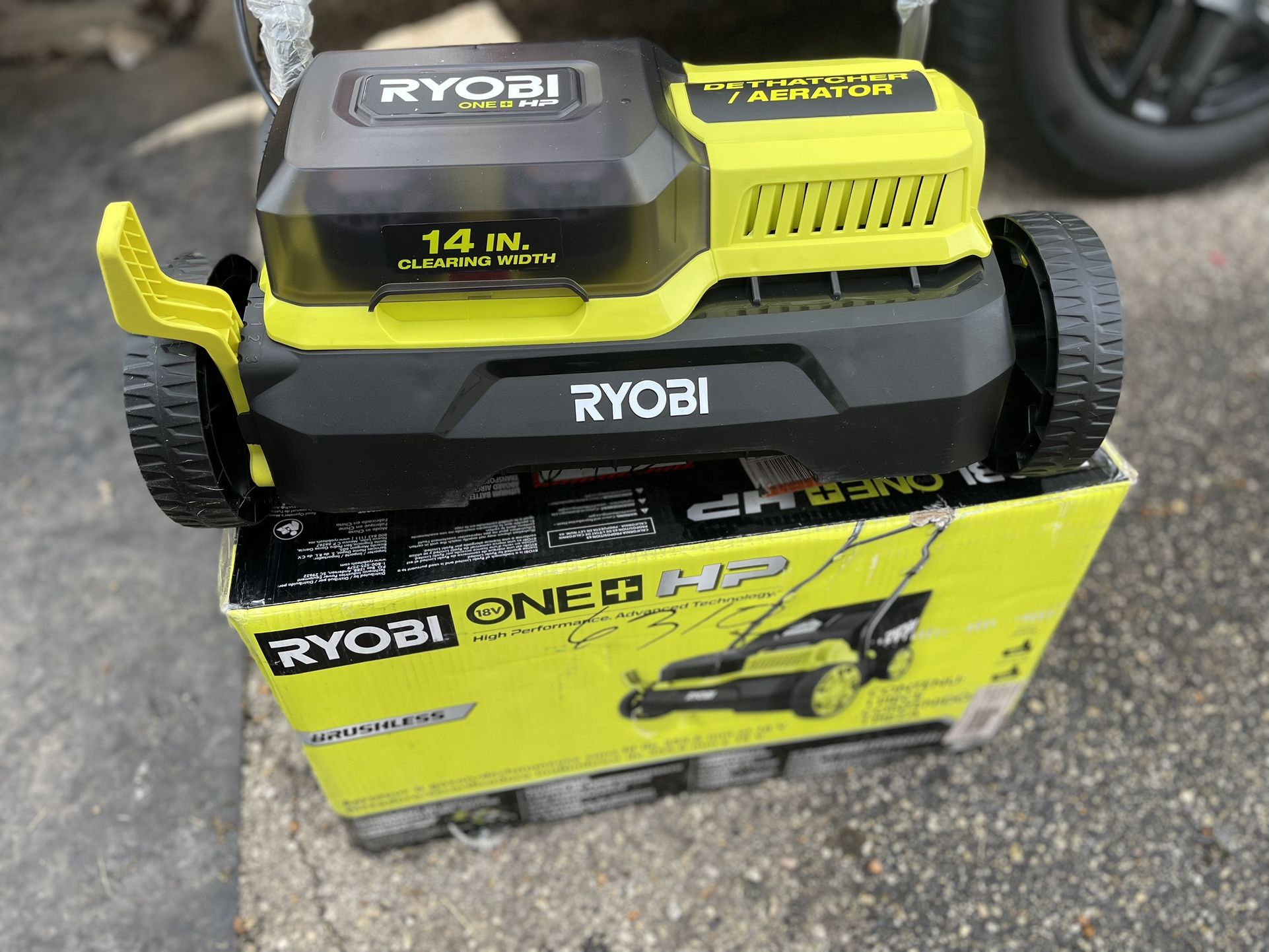 Ryobi ONE+ HP 18V Brushless 14 in. Cordless Battery Dethatcher/Aerator with (2) 4.0 Ah Batteries and Charger