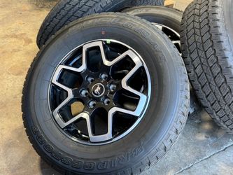 5x 2024 Ford Bronco Outer Banks Wheels Bridgestone Dueler A/T 255/70/17 99%