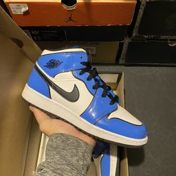 Jordan 1 Mid Signal Blue size 6.5Y USED But Clean