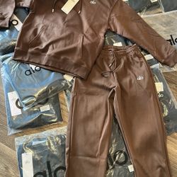 Alo set new with tags and its alo bag‼️