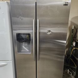 SAMSUNG STAINLESS STEEL REFRIGERATOR GOOD WORKING CONDITION DELIVERY AVAILABLE FOR EXTRA FEE 