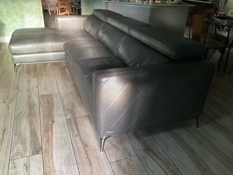 Sofa with reclining chaise