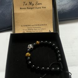 NEW  Soccer Bracelet Gift 🌿 $12