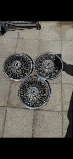13 inch  hubcaps on my 3
