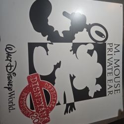 🕵️‍♂️ Disneyana 2002 Convention Sign — Mickey Mouse “Private Ear”
💵 $39 OBO