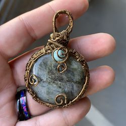 Beautiful Wire Wrap Crystal Pendant 