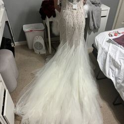Brand New Size 2 wedding / prom dress 