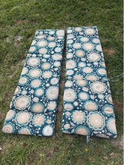 Pair 2 outdoor lounge chair cushions