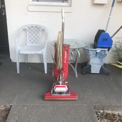 One Vacumcleaners Comercial Heavy Duty  BrandQuik  Kleen