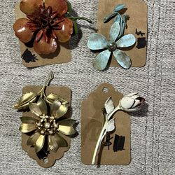 4 Vintage Pin Brooch Floral Flower
