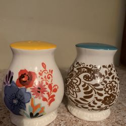 Pioneer Woman Salt/Pepper Shakers