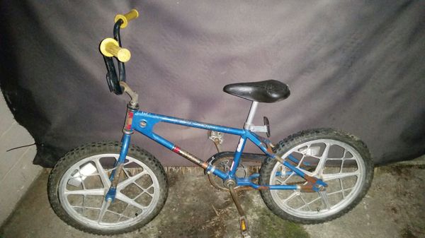 BMX 1980 Mongoose bike vintage old school (go buy one on ebay & pay shipping) for Sale in San 