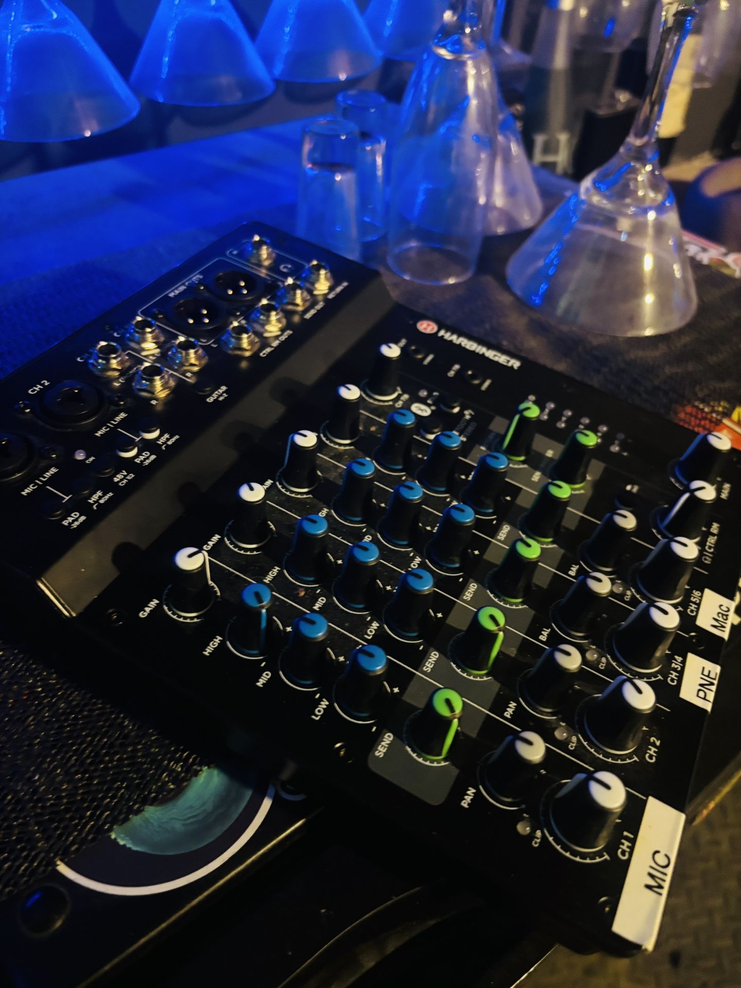 Harbinger 8-channel Mixer With Bluetooth
