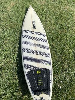 Super 5’10 short board