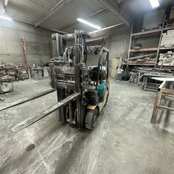 KOMATSU 3 Stage Forklift