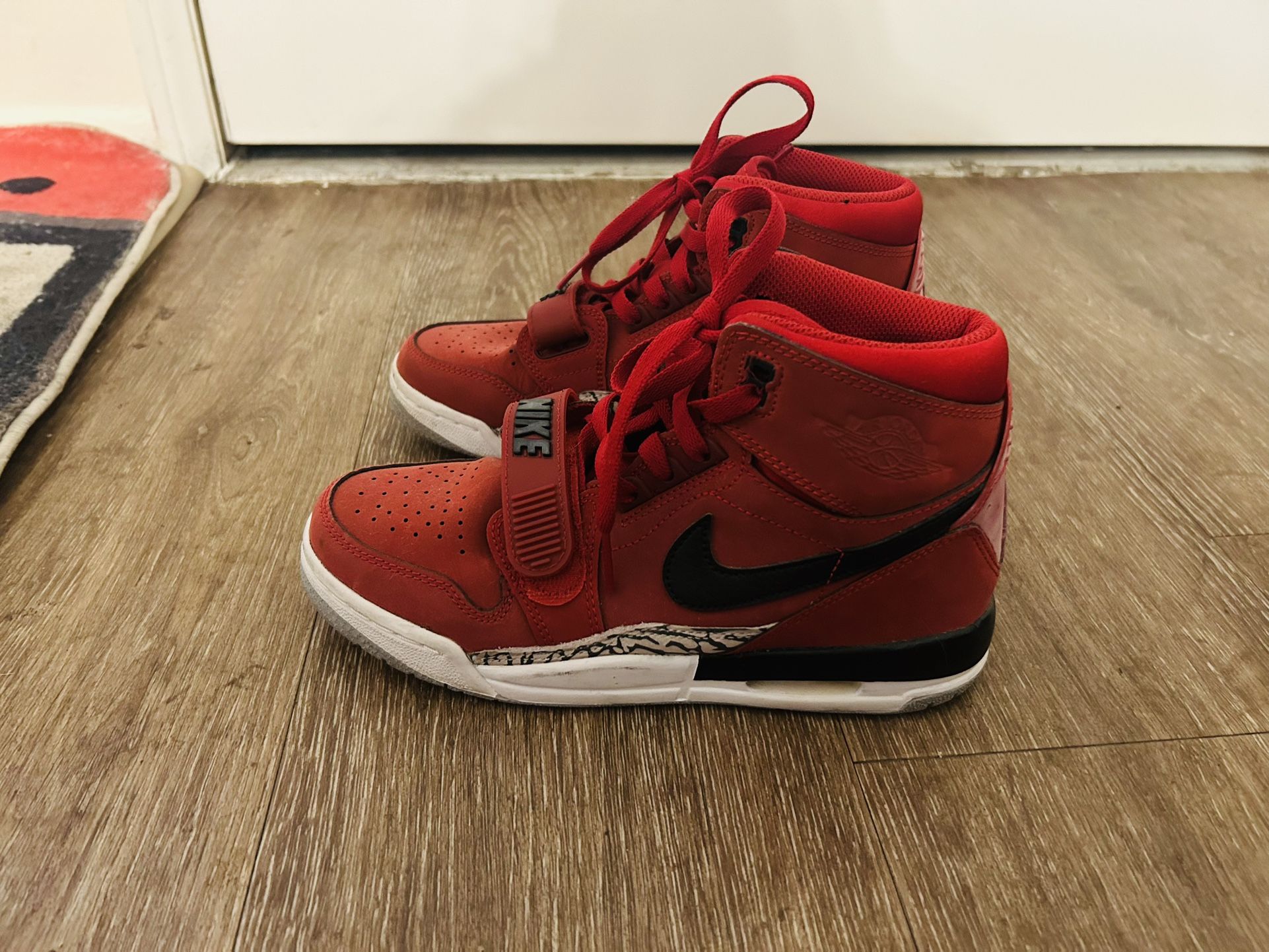 NIKE Air Jordan Legacy 312 Boy Shoes 4.5