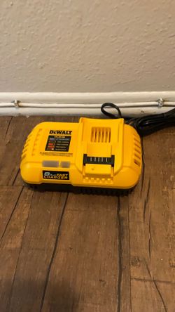 DEWALT 8 Amp Fast Charger