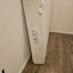 10" GEL Memory Form Mattress, Lightly Used