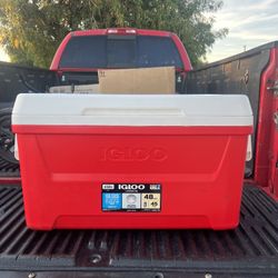 Igloo Laguna 48 Quart Cooler Ice Chest Red White