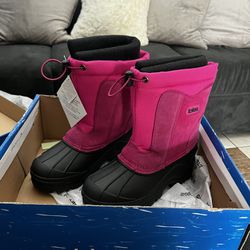 Snow Boots Size 3
