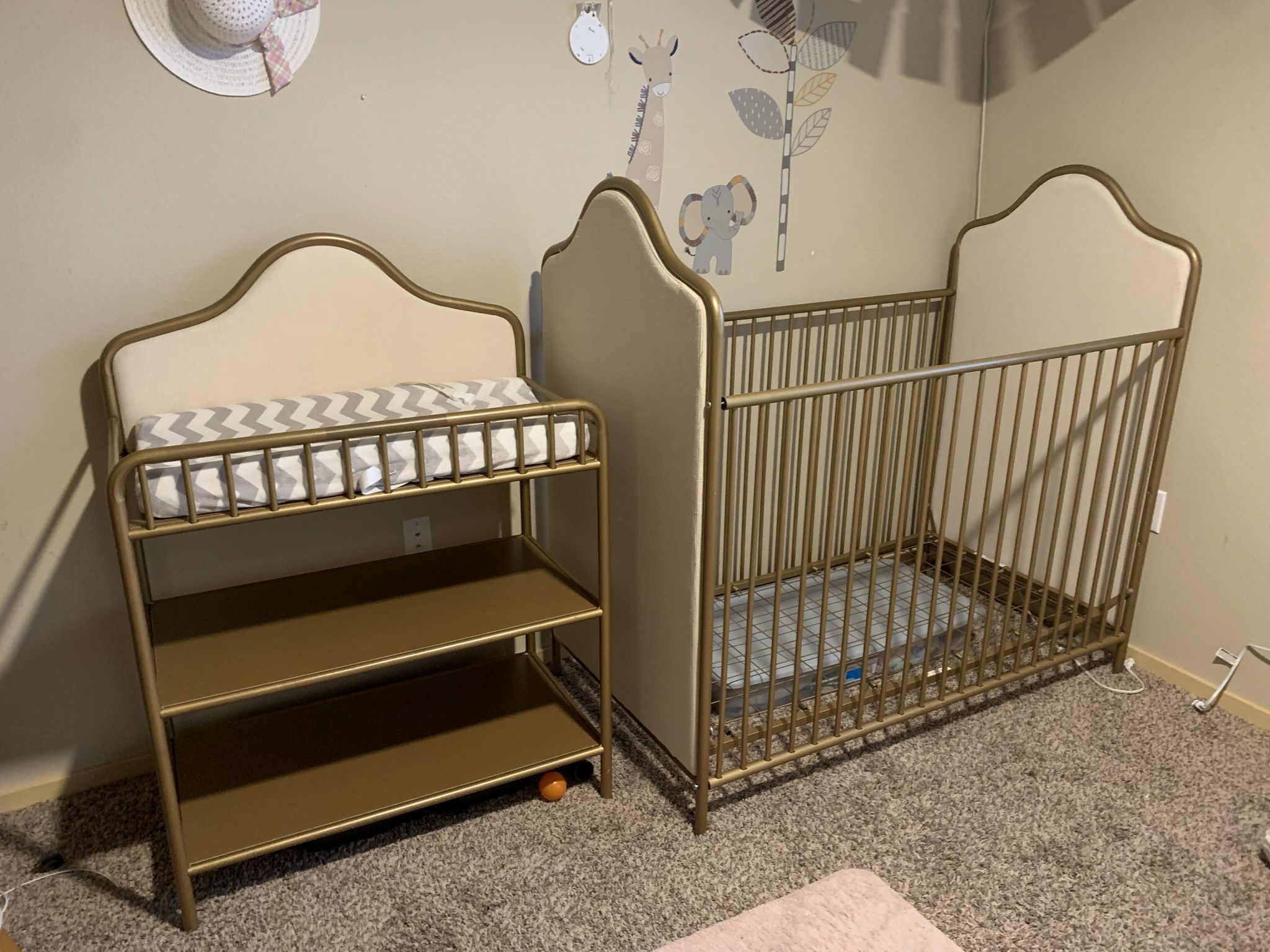 Matching Crib & Changing Table 