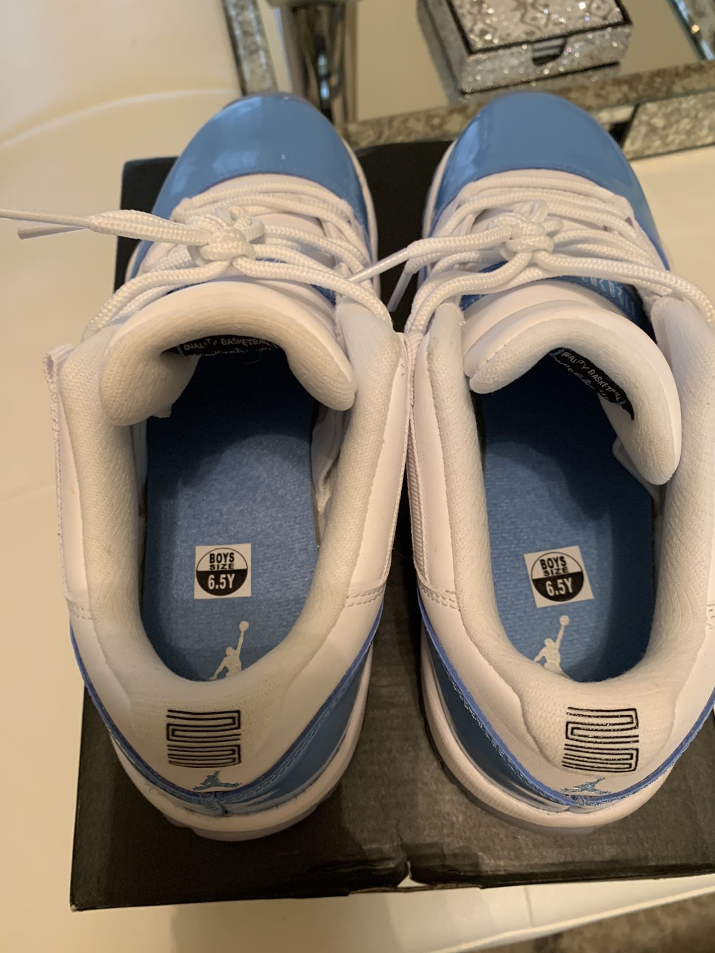 Carolina Blue Air Jordan retro Low 6.5Y