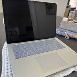 Microsoft Surface Laptop Studio 2