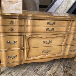 DRESSER  WITH 8 DRAWERS