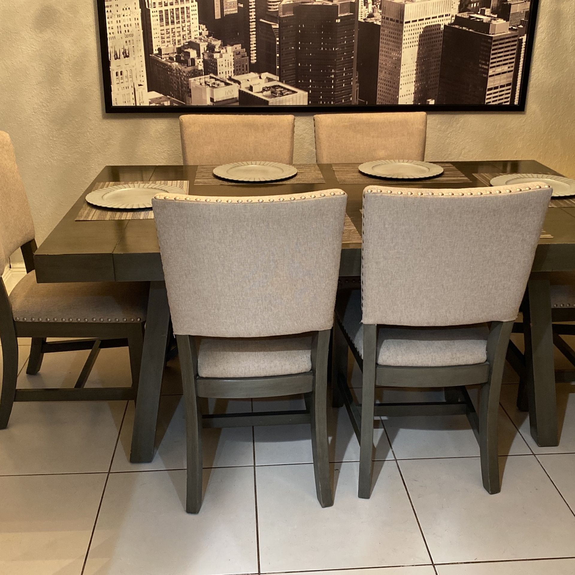 Dining Table & 6 Chairs