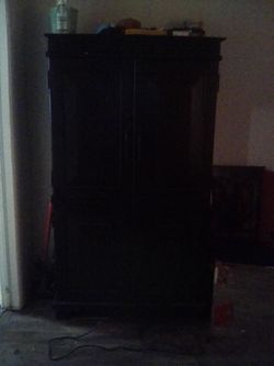 Wide cabinet or entertainment center