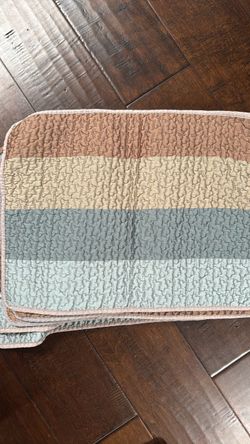 Quilted Striped 8 Placemats Set and runner