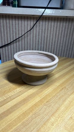 Shallow gray/beige succulent pot with pedestal