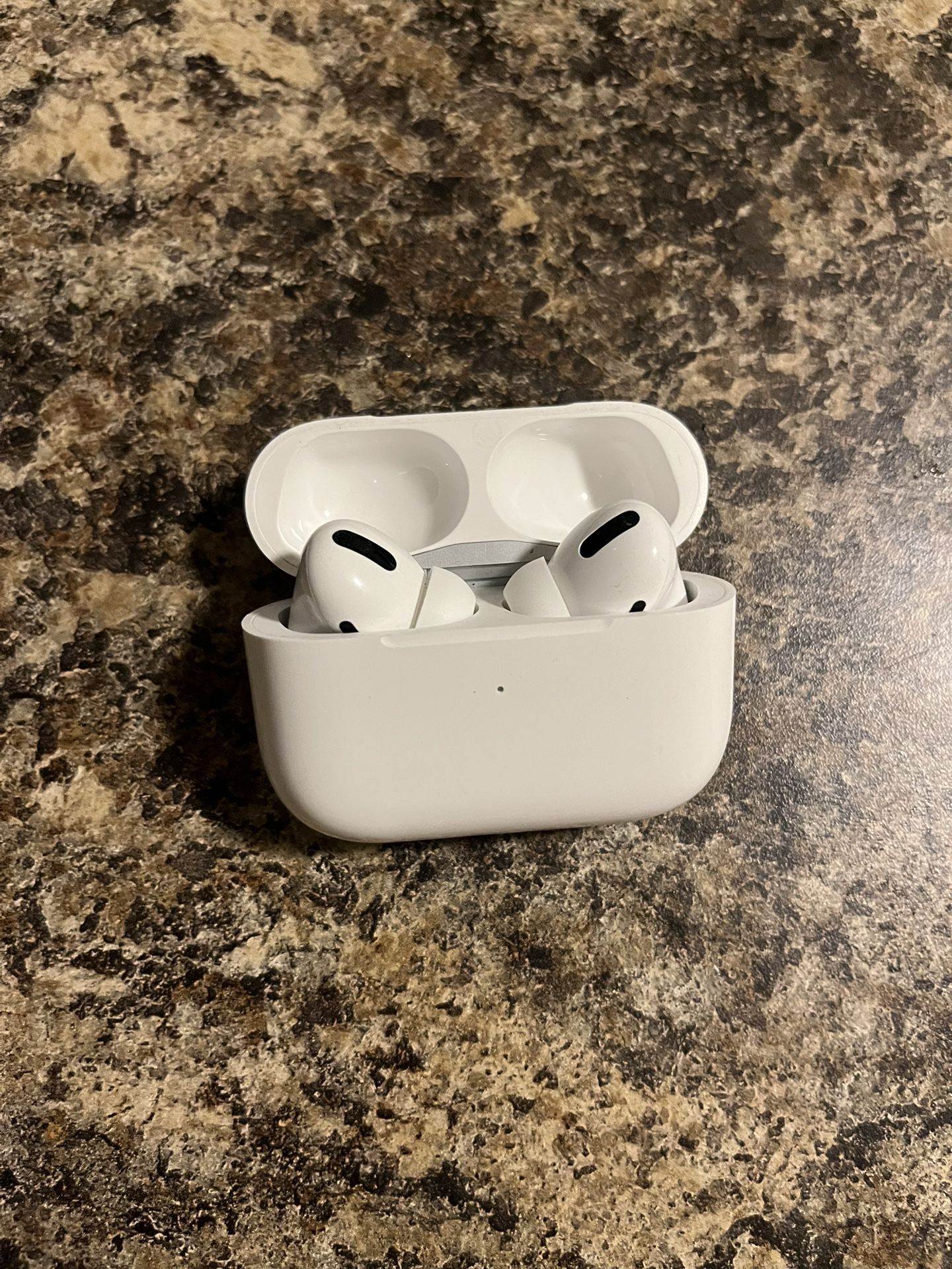 Apple AirPods Pro (Restored)