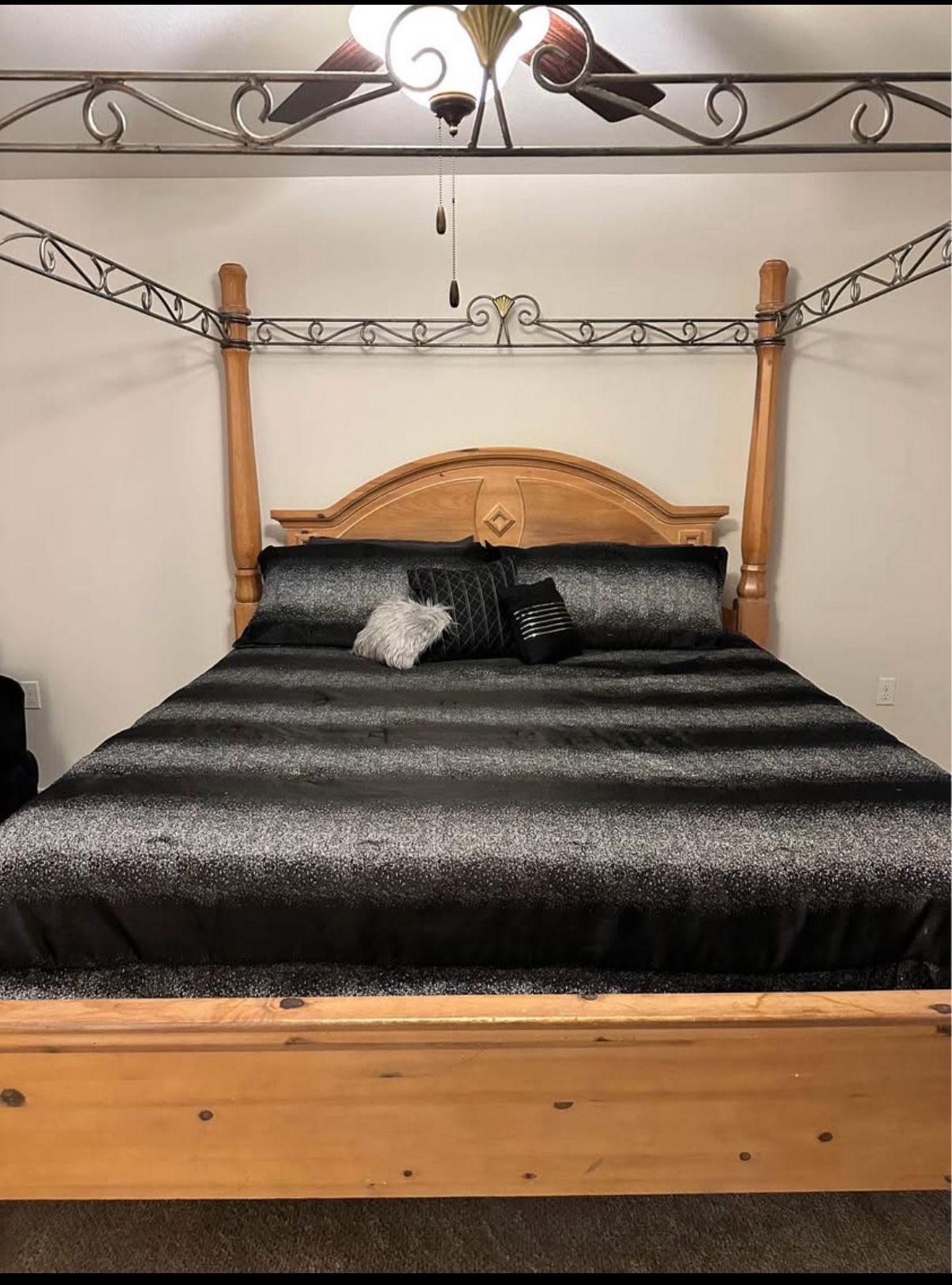 King Size Solid Wood Bedroom Set โ $850 OBO