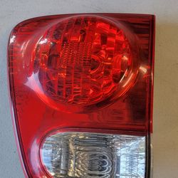 05 Sequoia Toyota Tail Light Hatch Passenger 