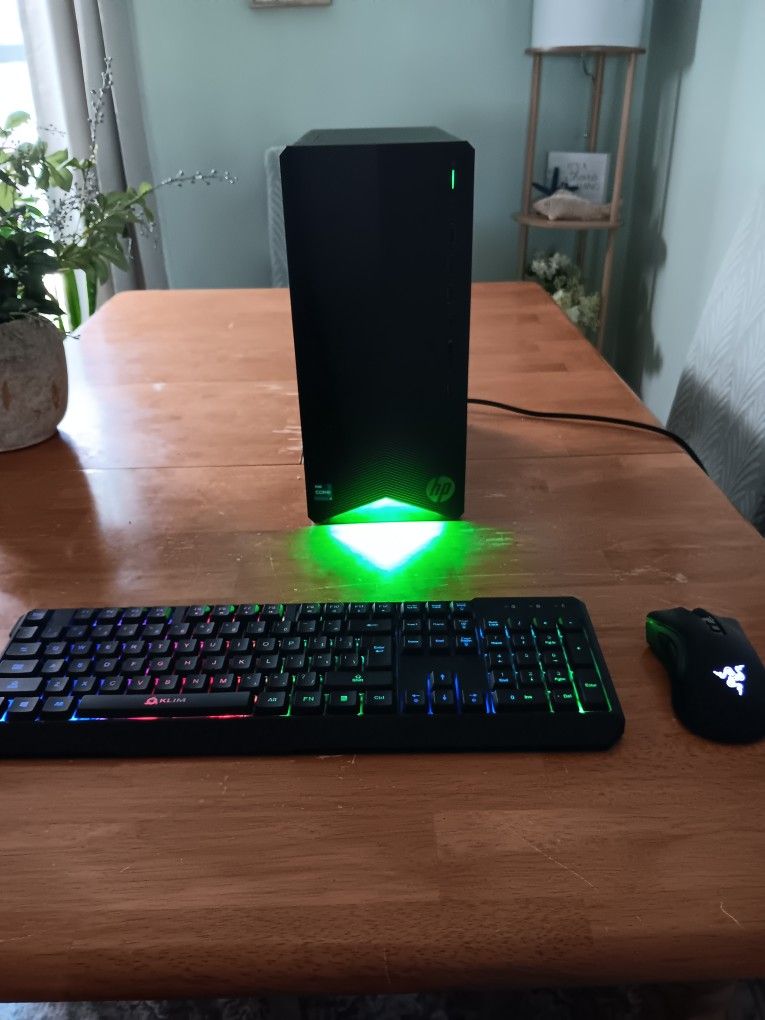 HP Pavilion Gaming PC, Intel i7 Processor, 2TB Hardrive, 16GB RAM, Wireless Keyboard And Mouse Included