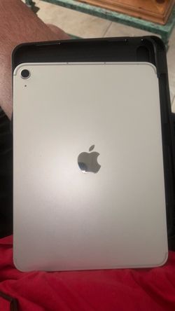 2026-11” iPad w/the A16 chip and Wi-Fi + Cellular connectivity Silver